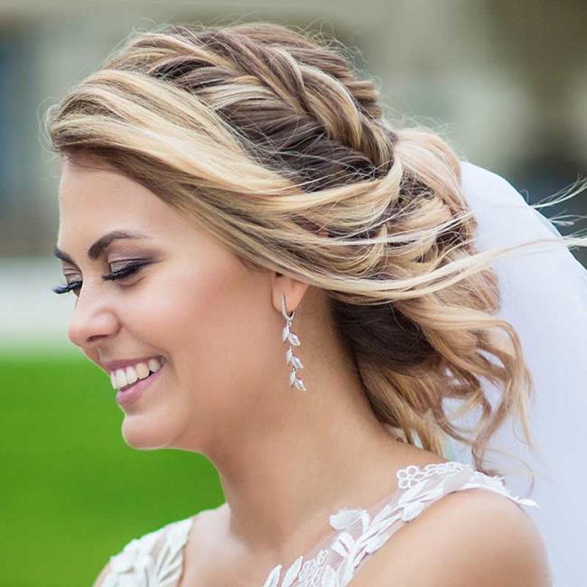 Wedding hairstyles 2020: the most beautiful in 100 images