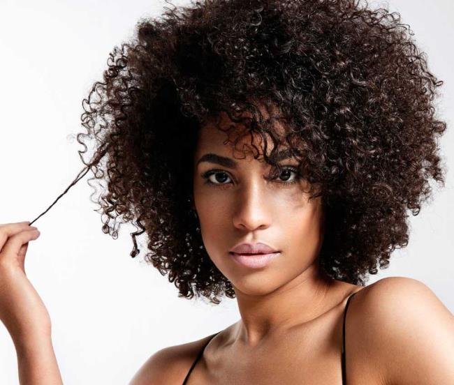 Curly short hair: the best cuts for effortless styling