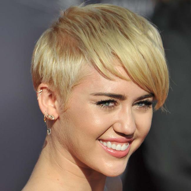 Most beautiful short haircuts ever: 100 images