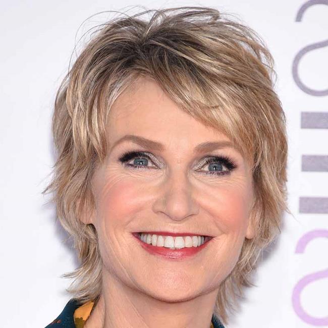 Most beautiful short haircuts ever: 100 images