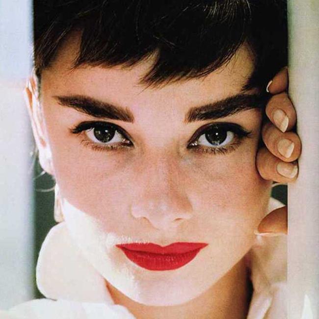 Most beautiful short haircuts ever: 100 images