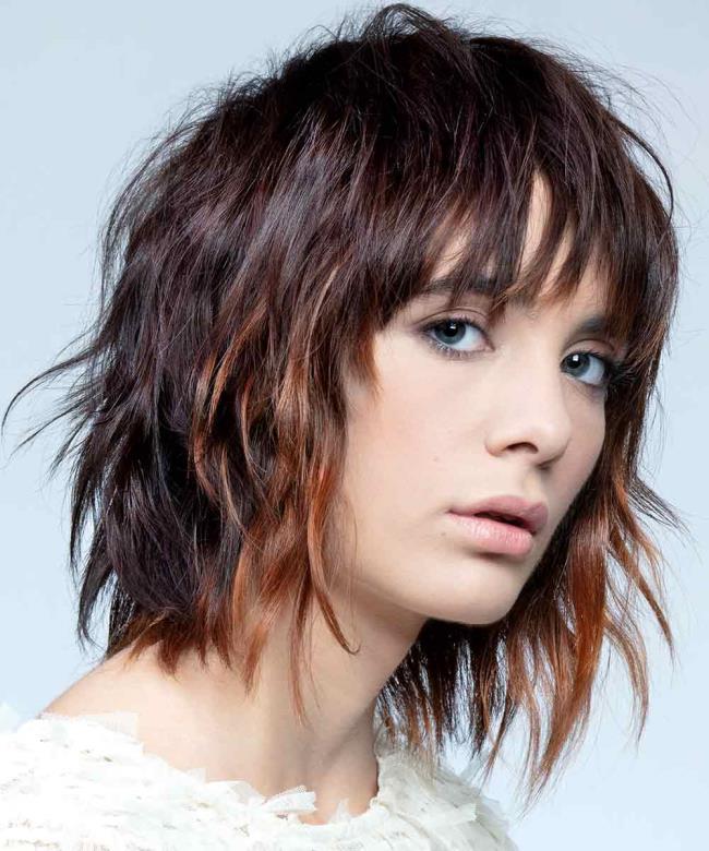 Medium haircuts Summer 2020: trends in 160 images