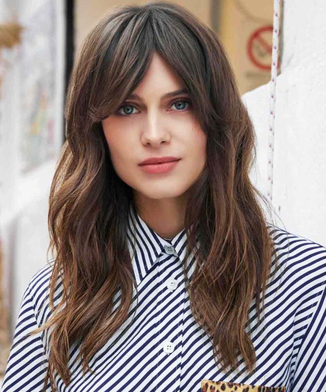 Medium haircuts Summer 2020: trends in 160 images