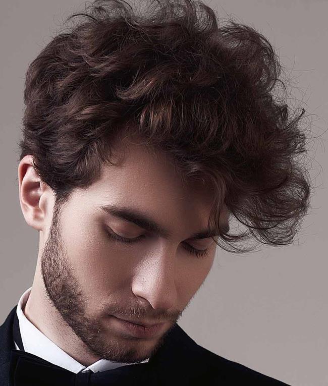 Męskie fryzury 2020: 50 zdjęć w modnym wyglądzie!