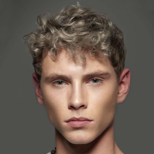 Coupes de cheveux homme été 2020: les tendances en 140 images