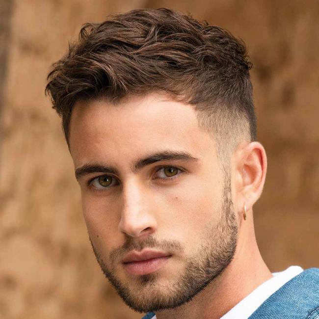 Coupes de cheveux homme été 2020: les tendances en 140 images