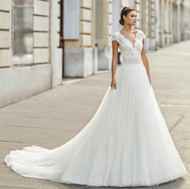 فساتين زفاف روزا كلارا 2021: مجموعة الصور