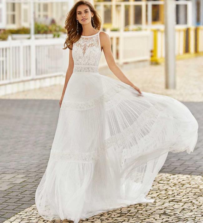 لباس عروس رزا کلارا 2021: مجموعه عکس