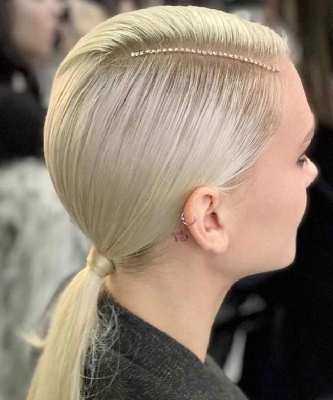 Hair fall winter 2020 2021: penampilan trendi dari peragaan busana