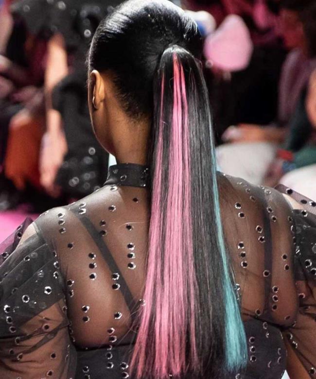 髪の秋冬20202021：ファッションショーからの流行のルックス