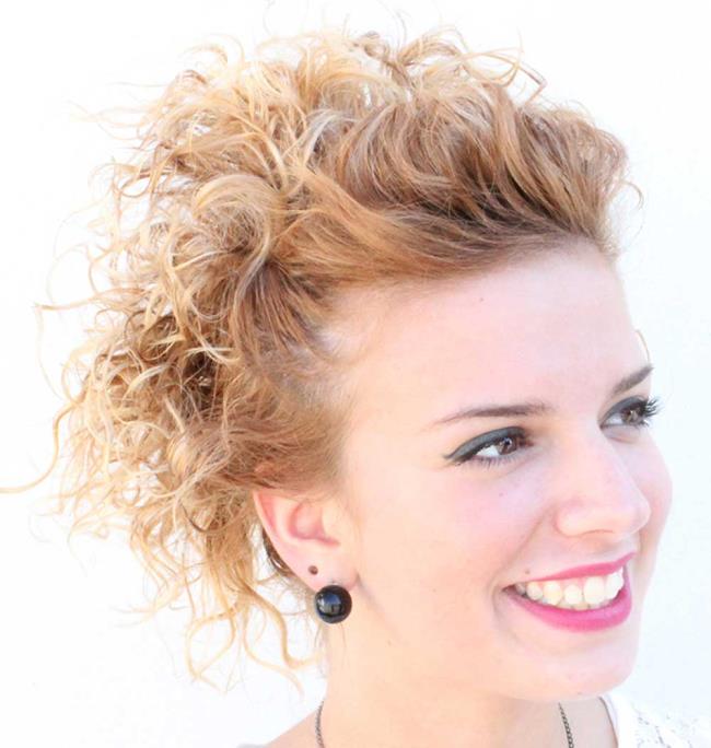 DIY Short Curly Hairstyle