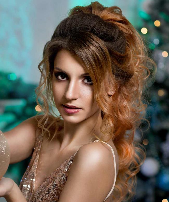 Hairstyles for Christmas and New Year's parties: the most beautiful!