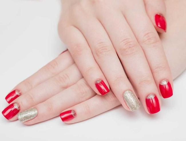 Ongles de Noël rouges 2020: les plus belles idées