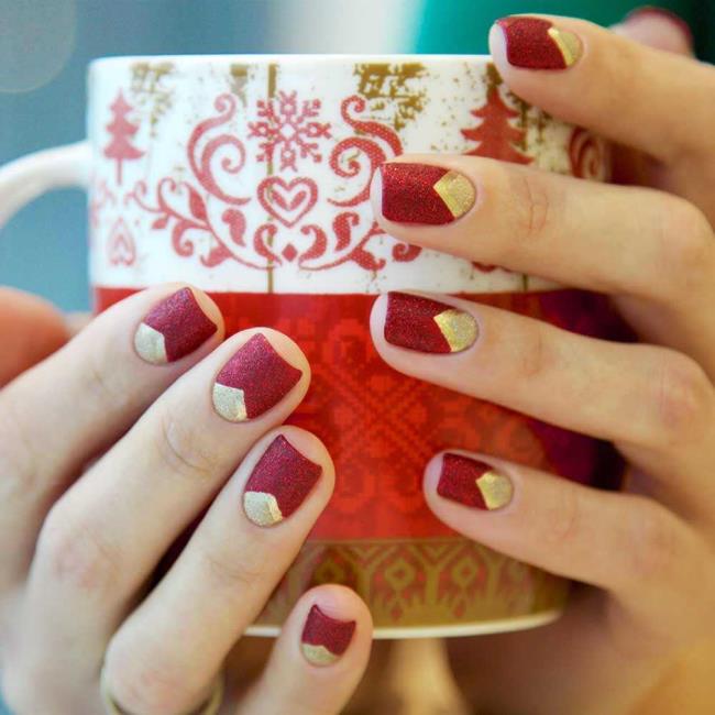 Red Christmas nails 2020: the most beautiful ideas