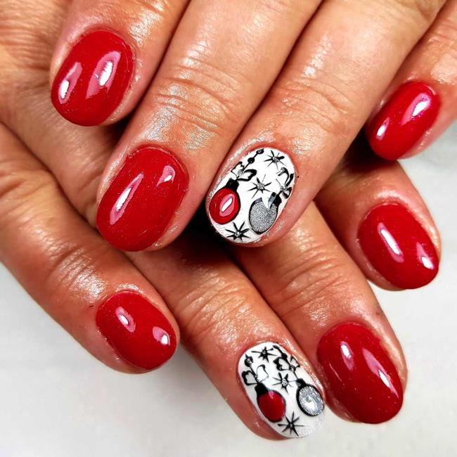 Red Christmas nails 2020: the most beautiful ideas