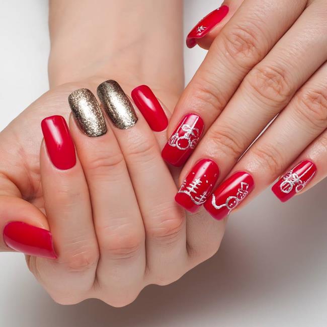 Red Christmas nails 2020: the most beautiful ideas