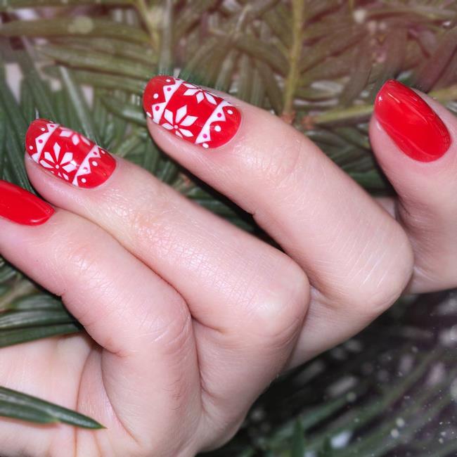 Red Christmas Nails 2020: أجمل الأفكار