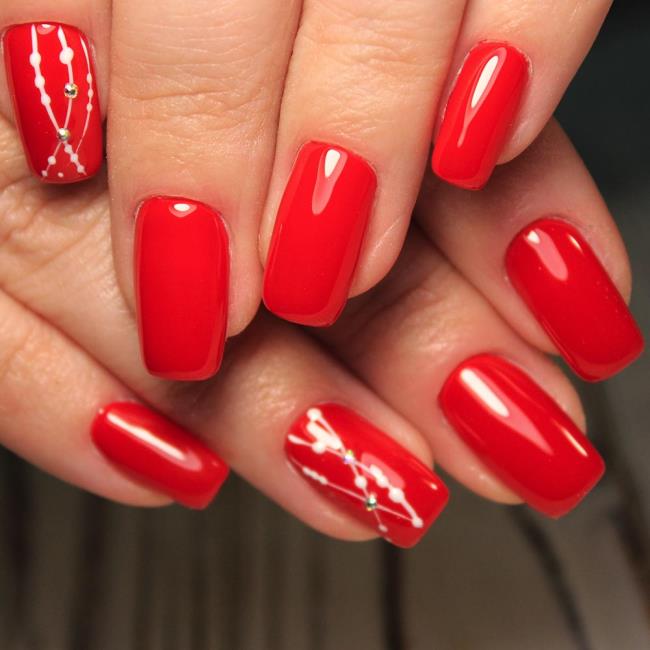 Ongles de Noël rouges 2020: les plus belles idées