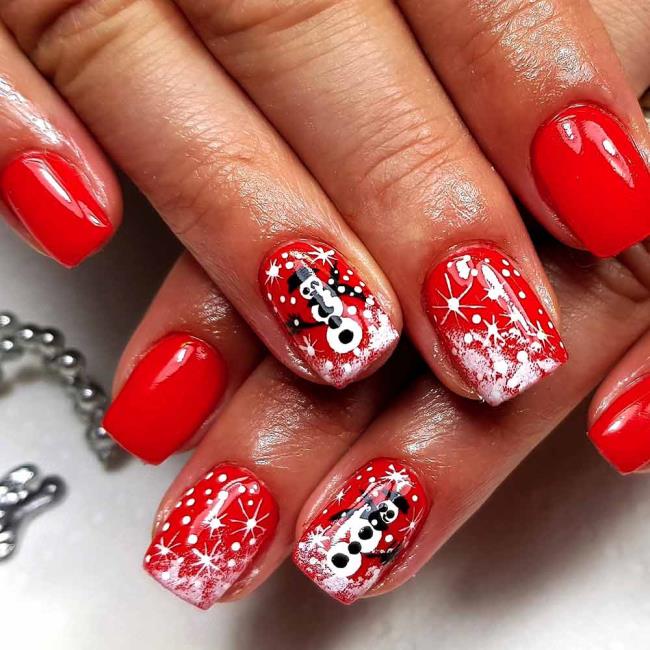 Red Christmas nails 2020: the most beautiful ideas