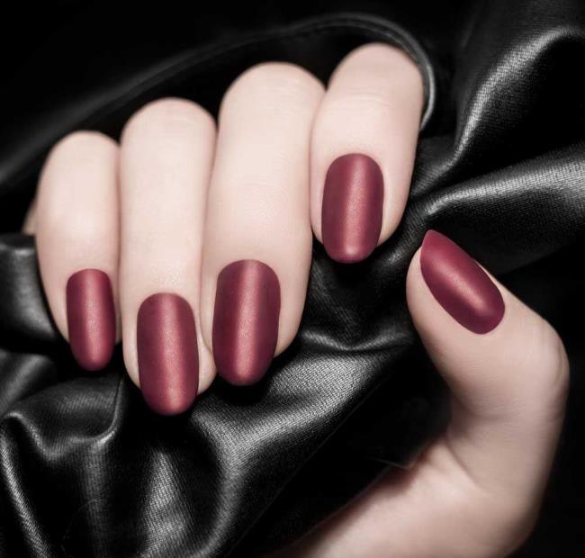 Red Christmas Nails 2020: أجمل الأفكار