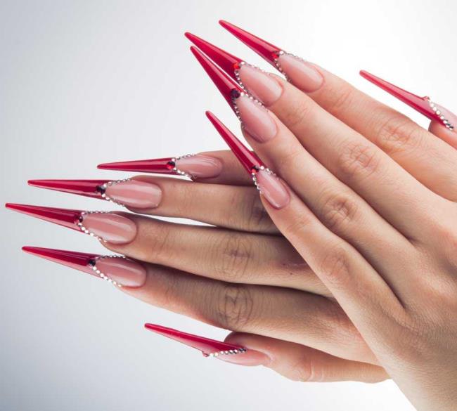 Red Christmas nails 2020: the most beautiful ideas