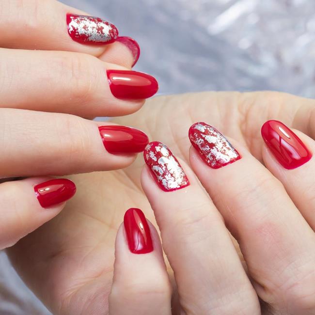 Ongles de Noël rouges 2020: les plus belles idées