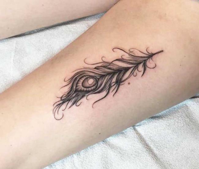 Feather tattoo: meaning and 150 photos to inspire you