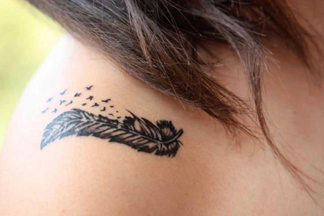 Feather tattoo: meaning and 150 photos to inspire you