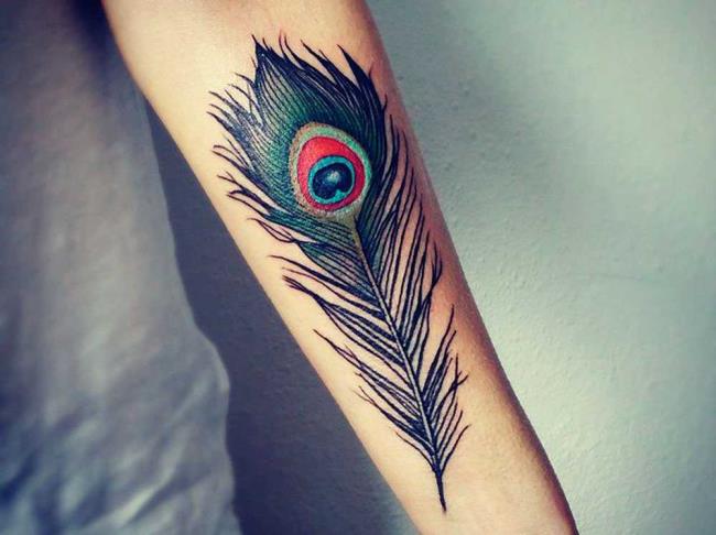 Feather tattoo: meaning and 150 photos to inspire you