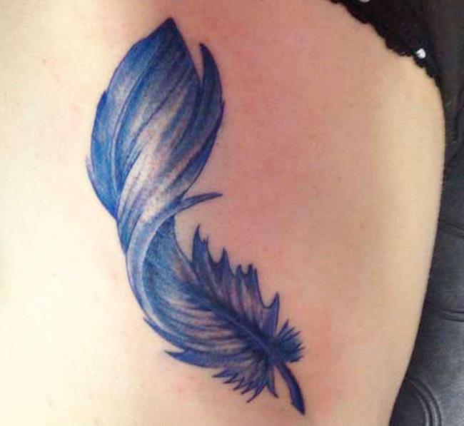 Feather tattoo: meaning and 150 photos to inspire you