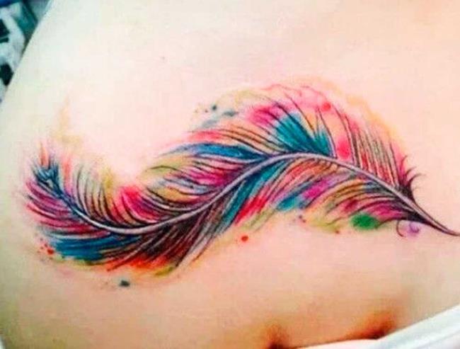 Feather tattoo: meaning and 150 photos to inspire you