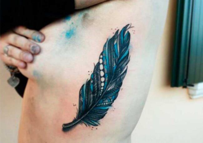 Feather tattoo: meaning and 150 photos to inspire you