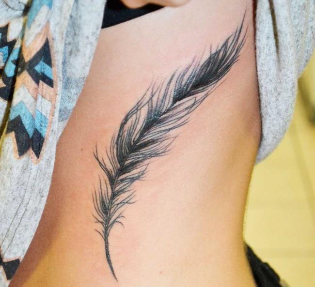 Feather tattoo: meaning and 150 photos to inspire you