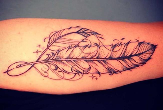 Feather tattoo: meaning and 150 photos to inspire you