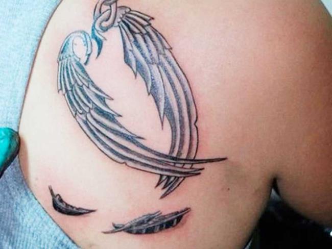 Tatuaje de plumas: significado y 150 fotos para inspirarte