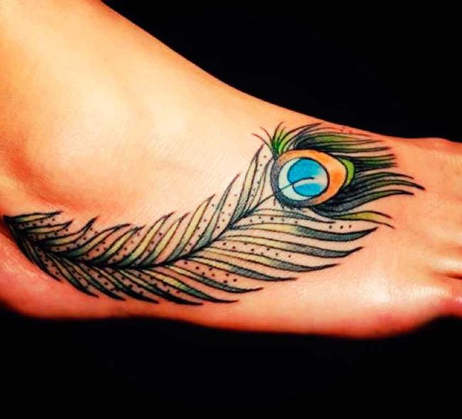 Feather tattoo: meaning and 150 photos to inspire you