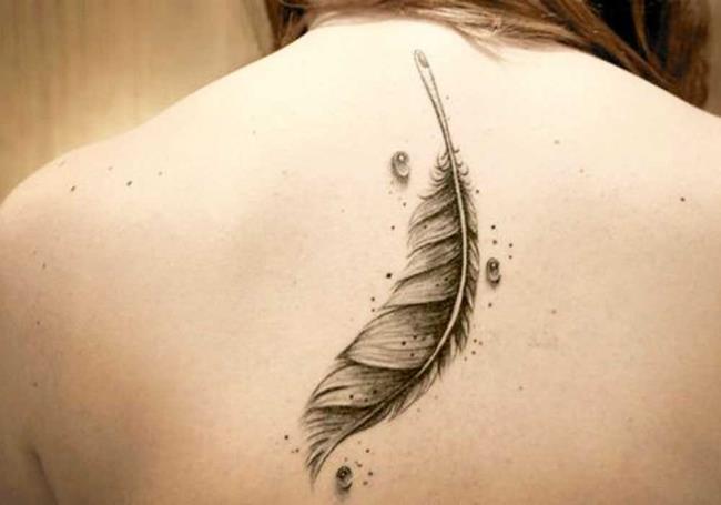 Feather tattoo: meaning and 150 photos to inspire you