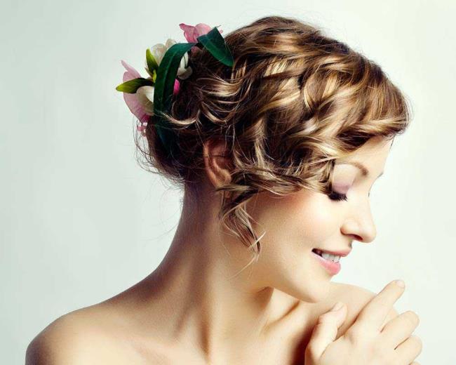 Hairstyles for wedding witnesses: the most beautiful!