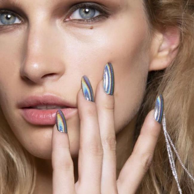 Paznokcie wiosna lato 2020: trendy w zdobieniu paznokci i manicure
