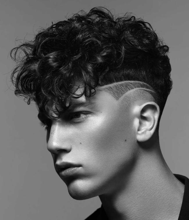 Coupe de cheveux bouclés pour hommes: 100 beaux looks tendance