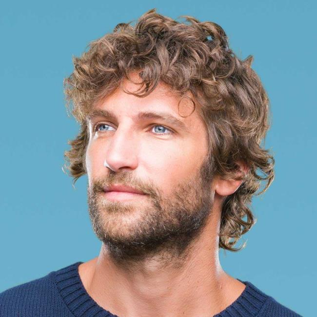 Coupe de cheveux bouclés pour hommes: 100 beaux looks tendance