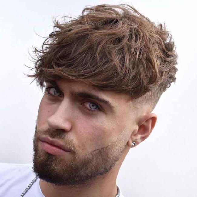 Corte de pelo rizado para hombres: 100 hermosos looks de moda