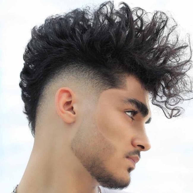 Coupe de cheveux bouclés pour hommes: 100 beaux looks tendance