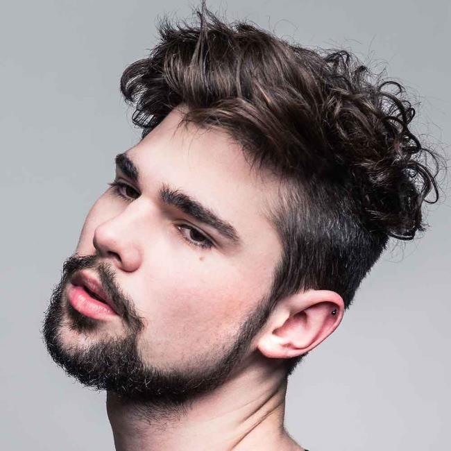 Coupe de cheveux bouclés pour hommes: 100 beaux looks tendance