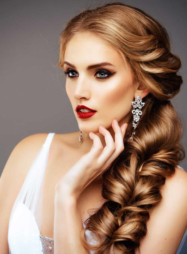 Wedding hairstyles for long hair: beautiful images!