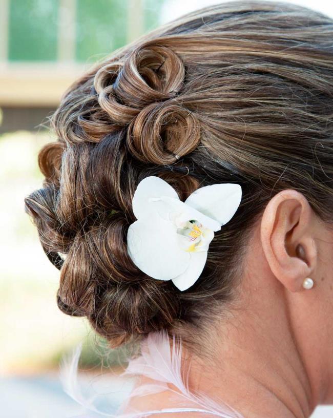 Gaya rambut pernikahan untuk rambut pendek: Foto-foto yang paling indah!