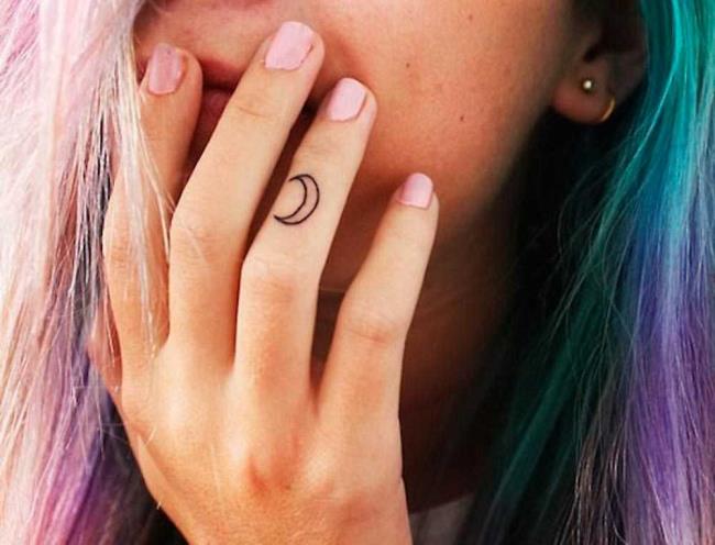 Tatouages ​​petits et féminins: 200 photos et idées pour vous inspirer