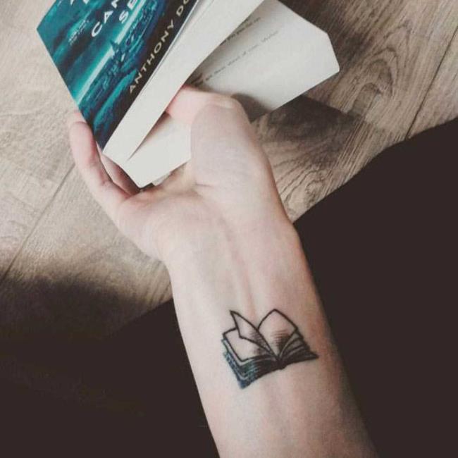 Tatouages ​​petits et féminins: 200 photos et idées pour vous inspirer