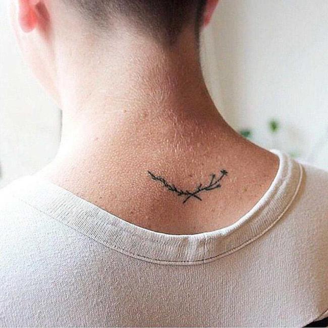 Tatouages ​​petits et féminins: 200 photos et idées pour vous inspirer