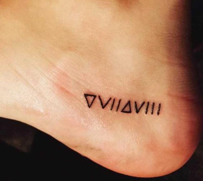 Tatouages ​​petits et féminins: 200 photos et idées pour vous inspirer